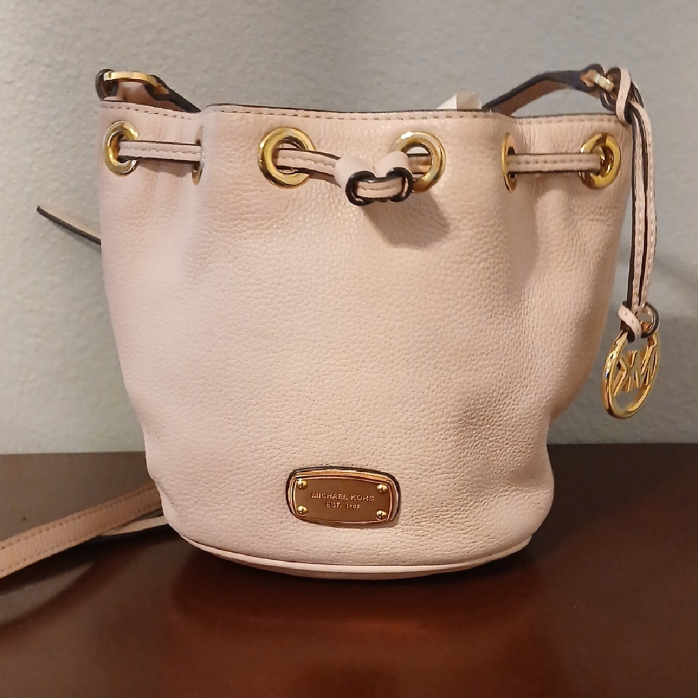 Michael Kors Pink Bucket Bag